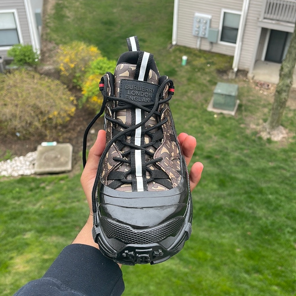 BURBERRY MEN SHOES